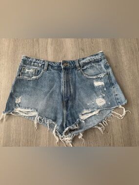 zara trafaluc Blue Denim Jean Distressed High Rise Cut Off Shorts Size 30